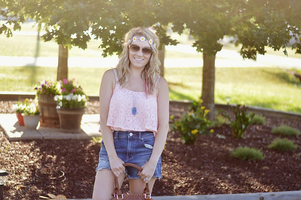 Life and style blogger, The Samantha Show, styles a cute crop top and shares why crop tops are perfect for the season. You can see a few to choose from.