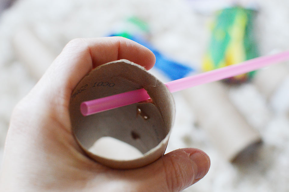 Life and style blogger, The Samantha Show, brings you this easy DIY cat toys tutorial using empty paper towel and toilet paper rolls.