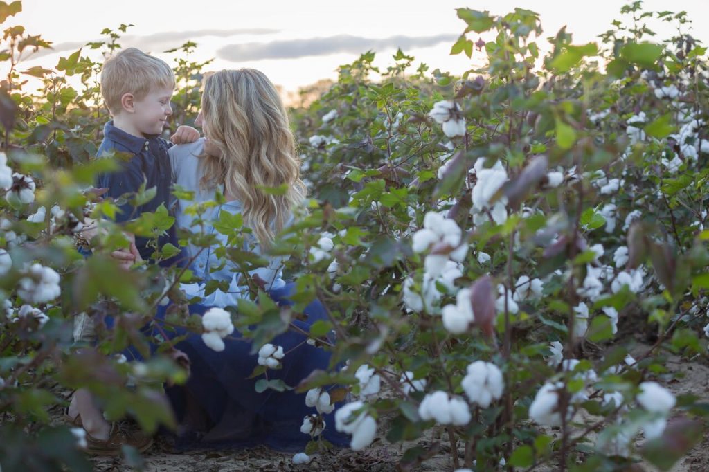 Fall family photos in a navy and white color palette-The Samantha Show