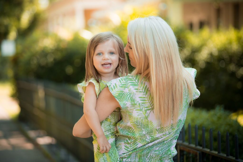 Mommy and me fashion; where do you buy  matching pieces? How do you find things that work for adults and kids? I've got you covered! Click through to see more mommy and me fashion ideas and fun activities. 