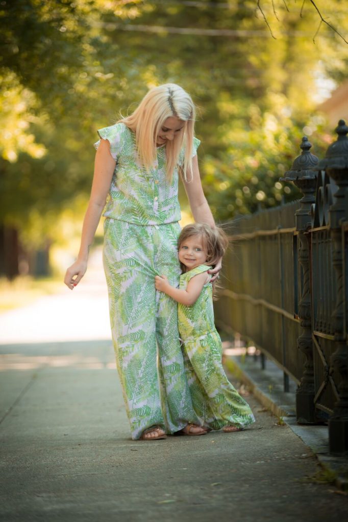 Mommy and me fashion; where do you buy  matching pieces? How do you find things that work for adults and kids? I've got you covered! Click through to see more mommy and me fashion ideas and fun activities. 