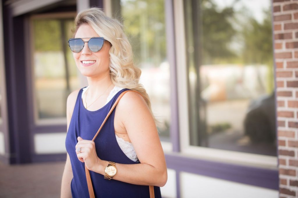 From summer to fall with navy blue. It's the perfect color to transition from the warm weather to the cooler months. Click through to read more! 