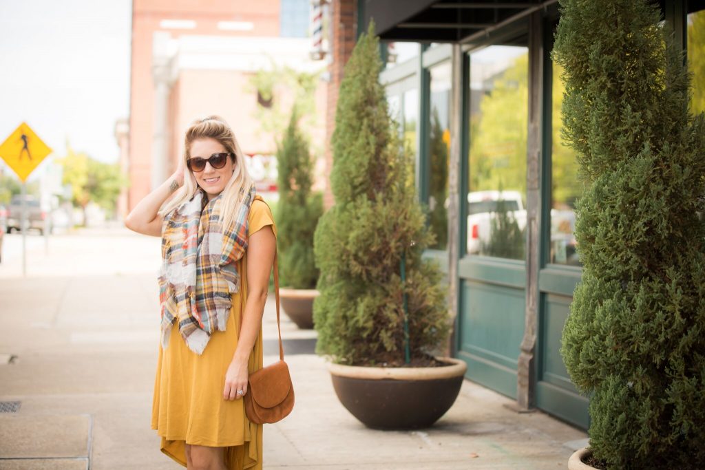 Life and style blogger, The Samantha Show, styles a Carly from Lularoe a few different ways. Check out this fall vibin' outfit!