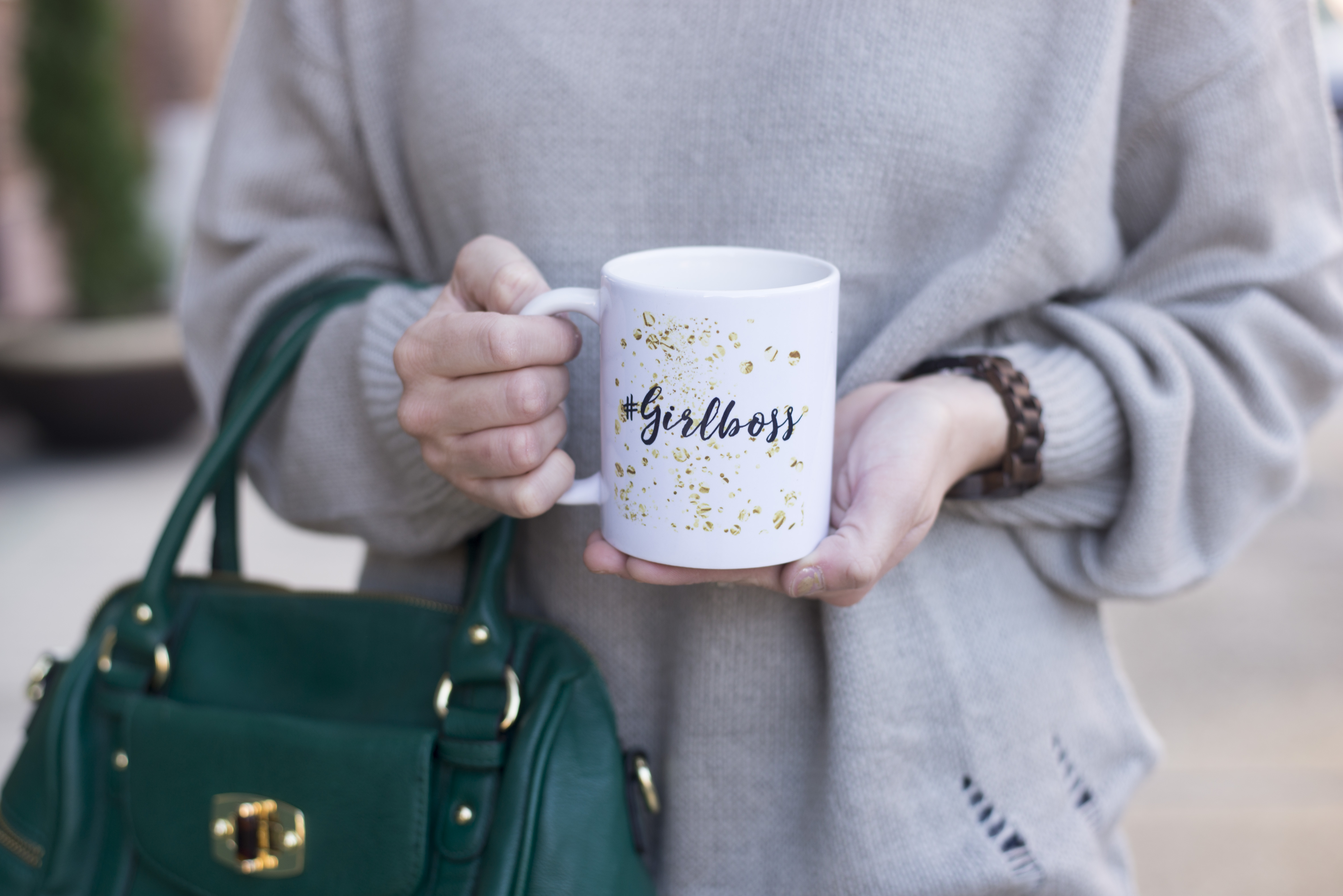 It's super important to support our fellow girlbosses! I'm sharing a little inspiration on ways to support other women and celebrate your own successes.