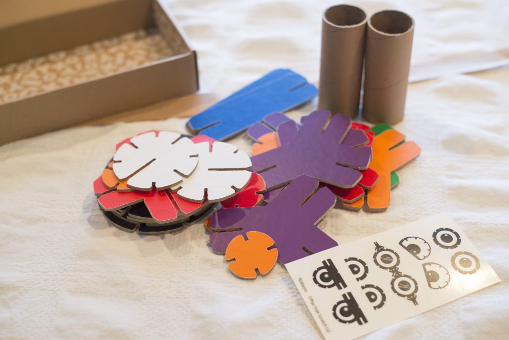 YOXO Build It kits provide your children with a fun and educational experience. These open-ended kits allow them to use their imaginations and enjoy the fun for hours! 