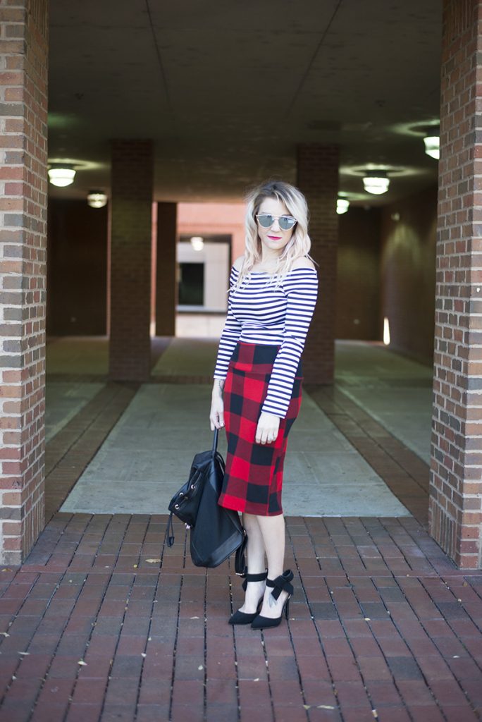 When it comes to pattern mixing, stripes and buffalo plaid is probably my favorite combination. Buffalo plaid is a little bit of a larger plaid print and makes a total statement when mixed with small stripes. 