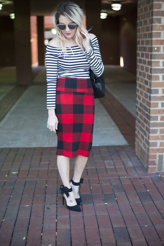 When it comes to pattern mixing, stripes and buffalo plaid is probably my favorite combination. Buffalo plaid is a little bit of a larger plaid print and makes a total statement when mixed with small stripes. 