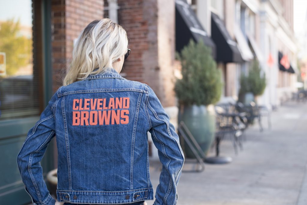 Fall fan style featuring a Cleveland Browns jean jacket from Levis. No need to stick with the boring and mundane jersey when you can get creative and still sport your team gear! 