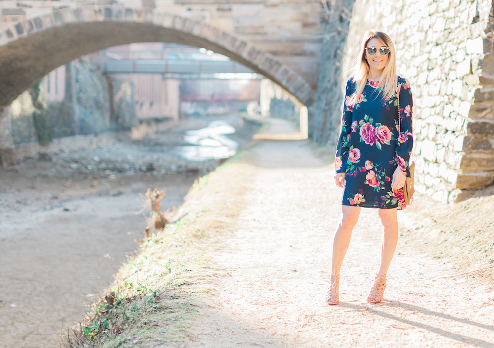 Florals + Blush spring sandals are the perfect combination for the ultimate spring look. 