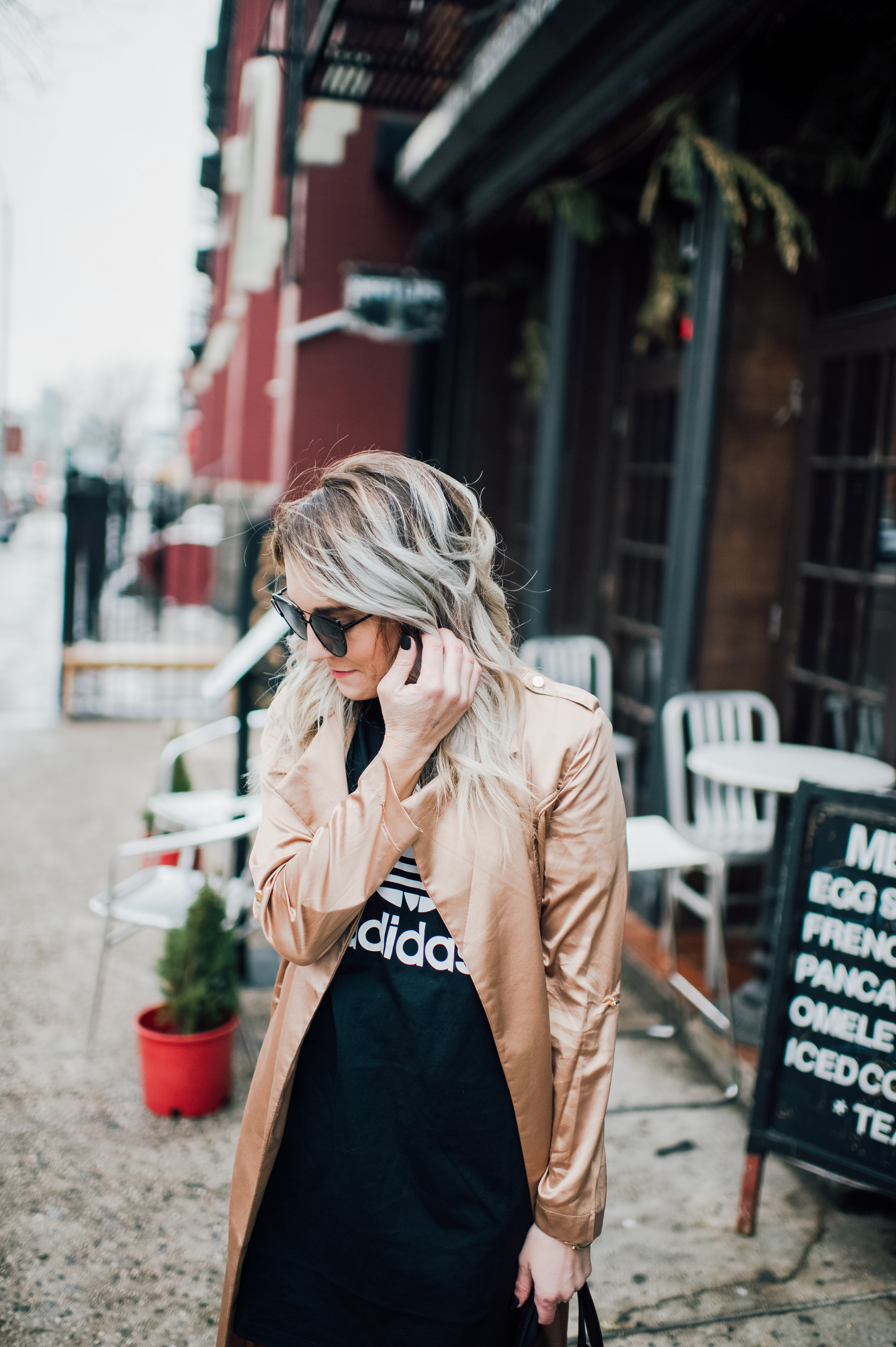 Life and style blogger, The Samantha Show, shares how to style a t-shirt dress. A t-shirt dress is an easy style to dress up or dress down.