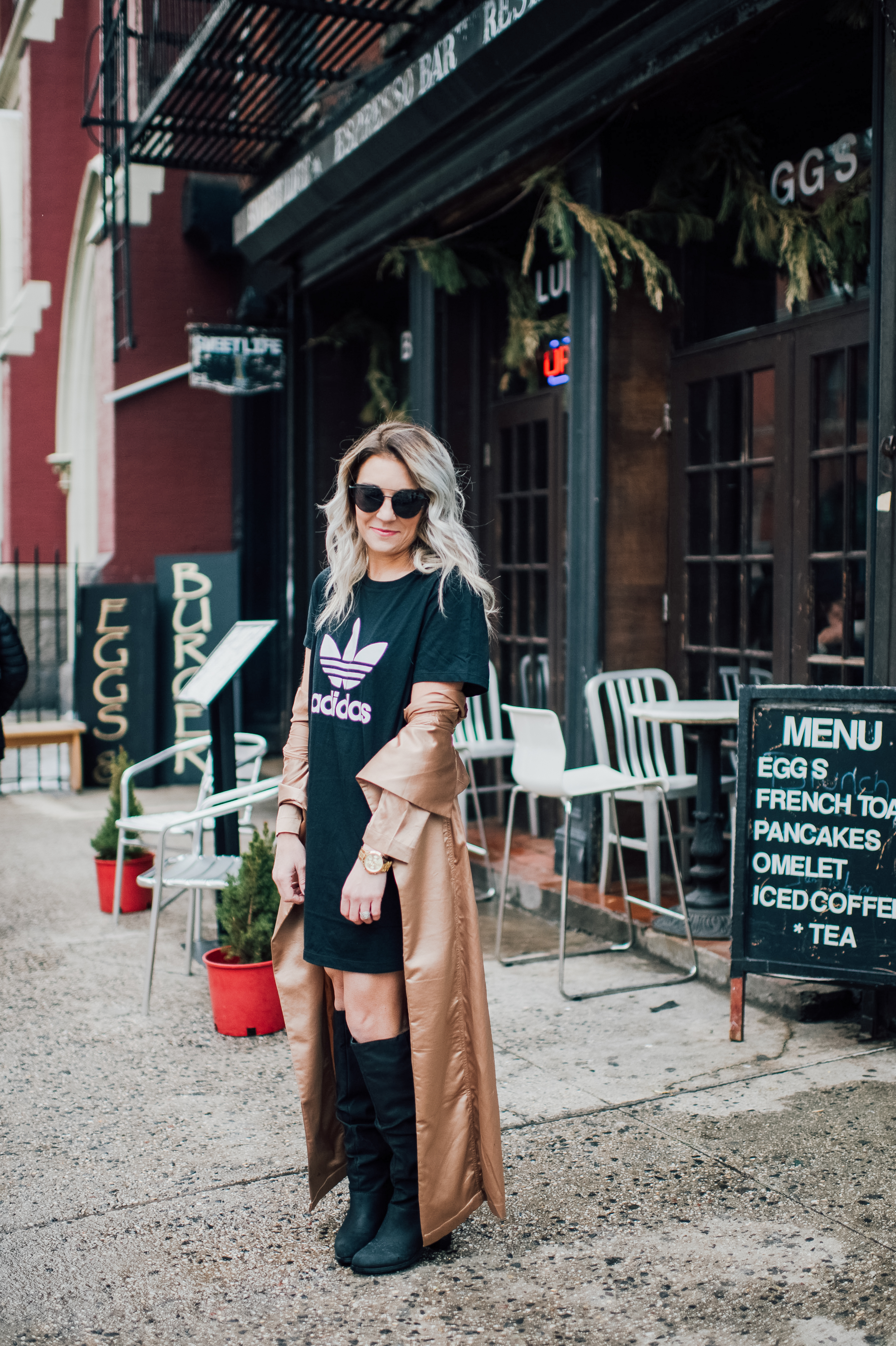 Life and style blogger, The Samantha Show, shares how to style a t-shirt dress. A t-shirt dress is an easy style to dress up or dress down.