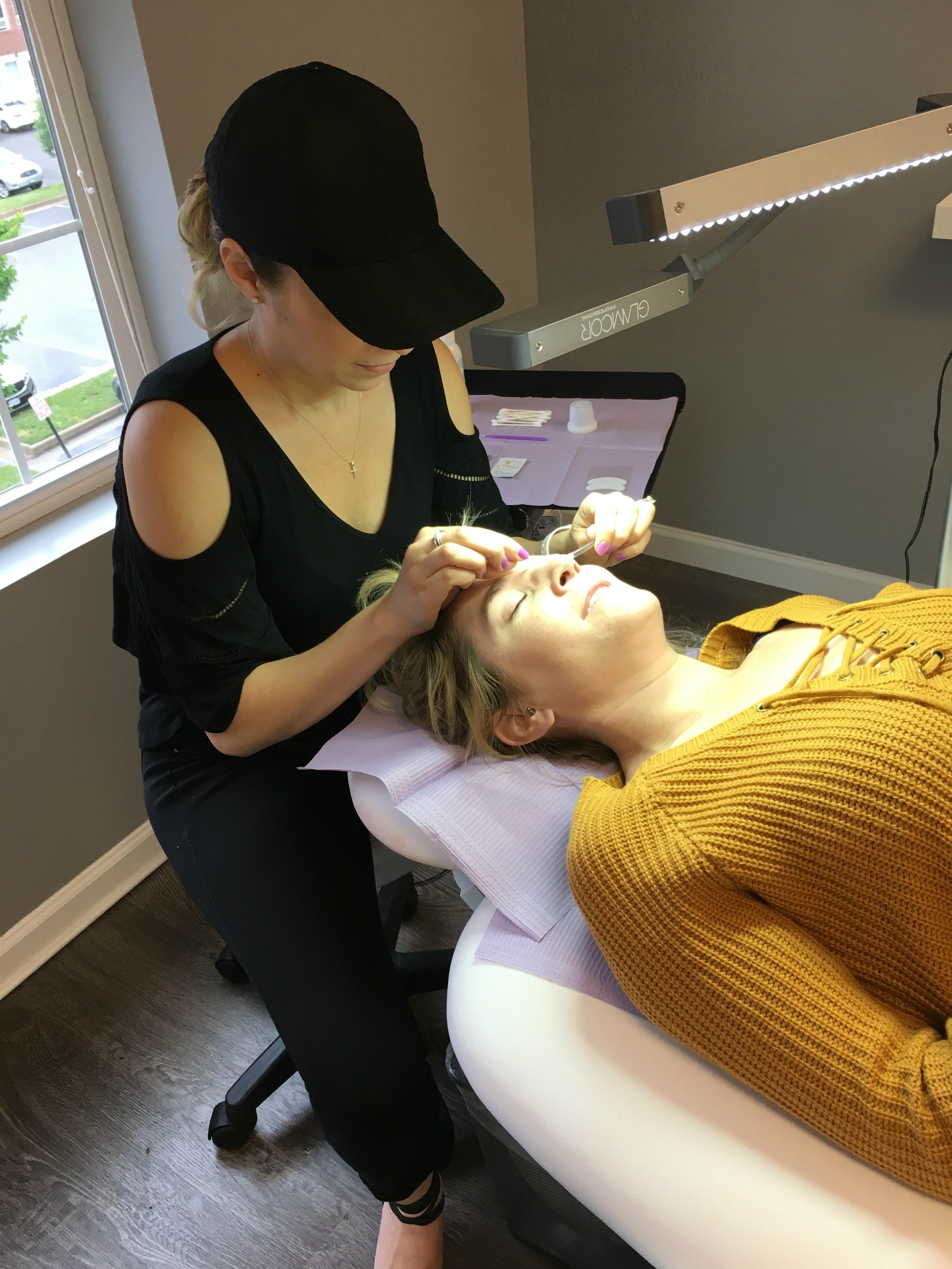 Have you been on the fence about a lash lift and tint? Life and style blogger, The Samantha Show, shares her experience with a lash lift and tint. 