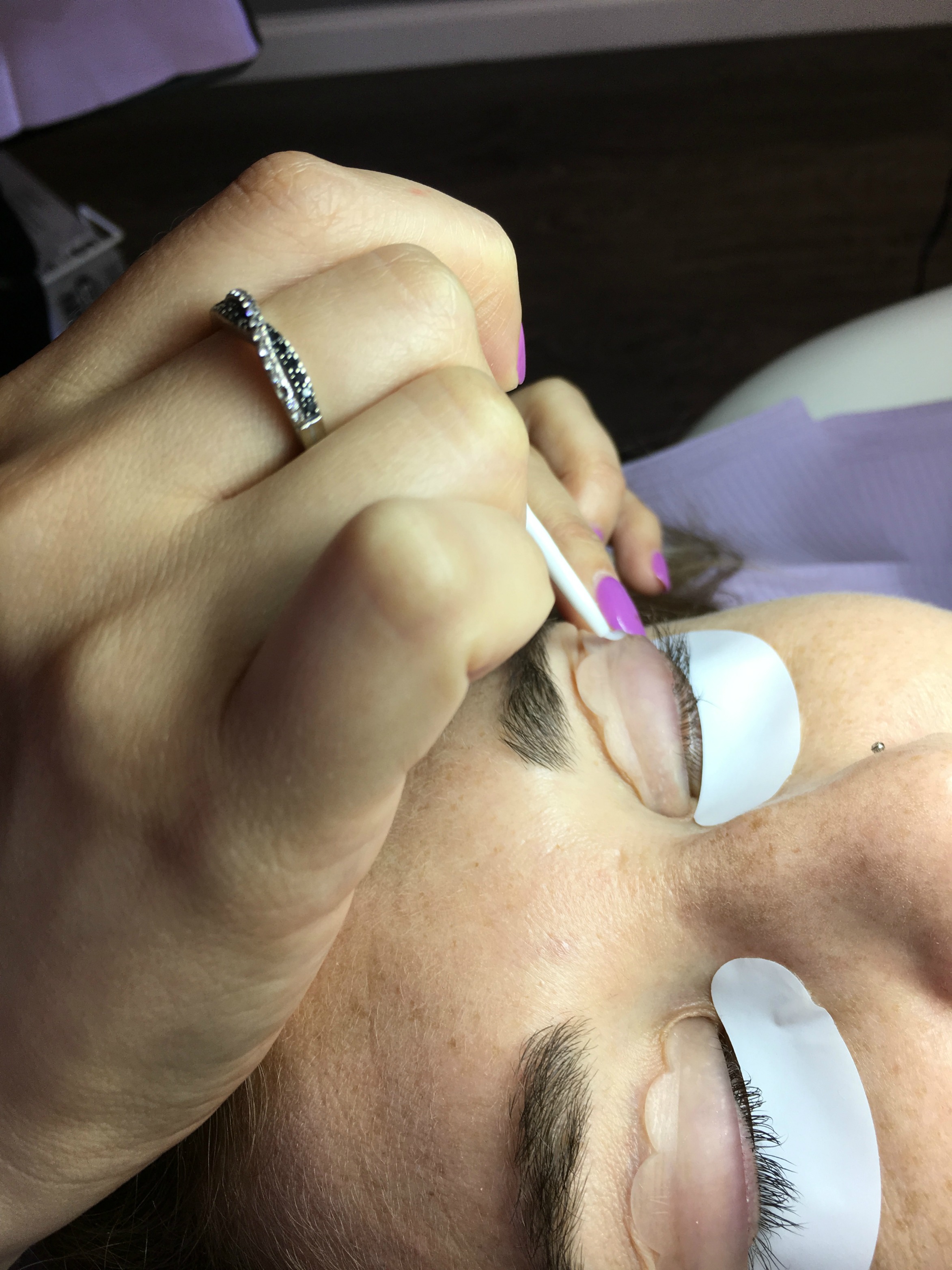 Have you been on the fence about a lash lift and tint? Life and style blogger, The Samantha Show, shares her experience with a lash lift and tint. 