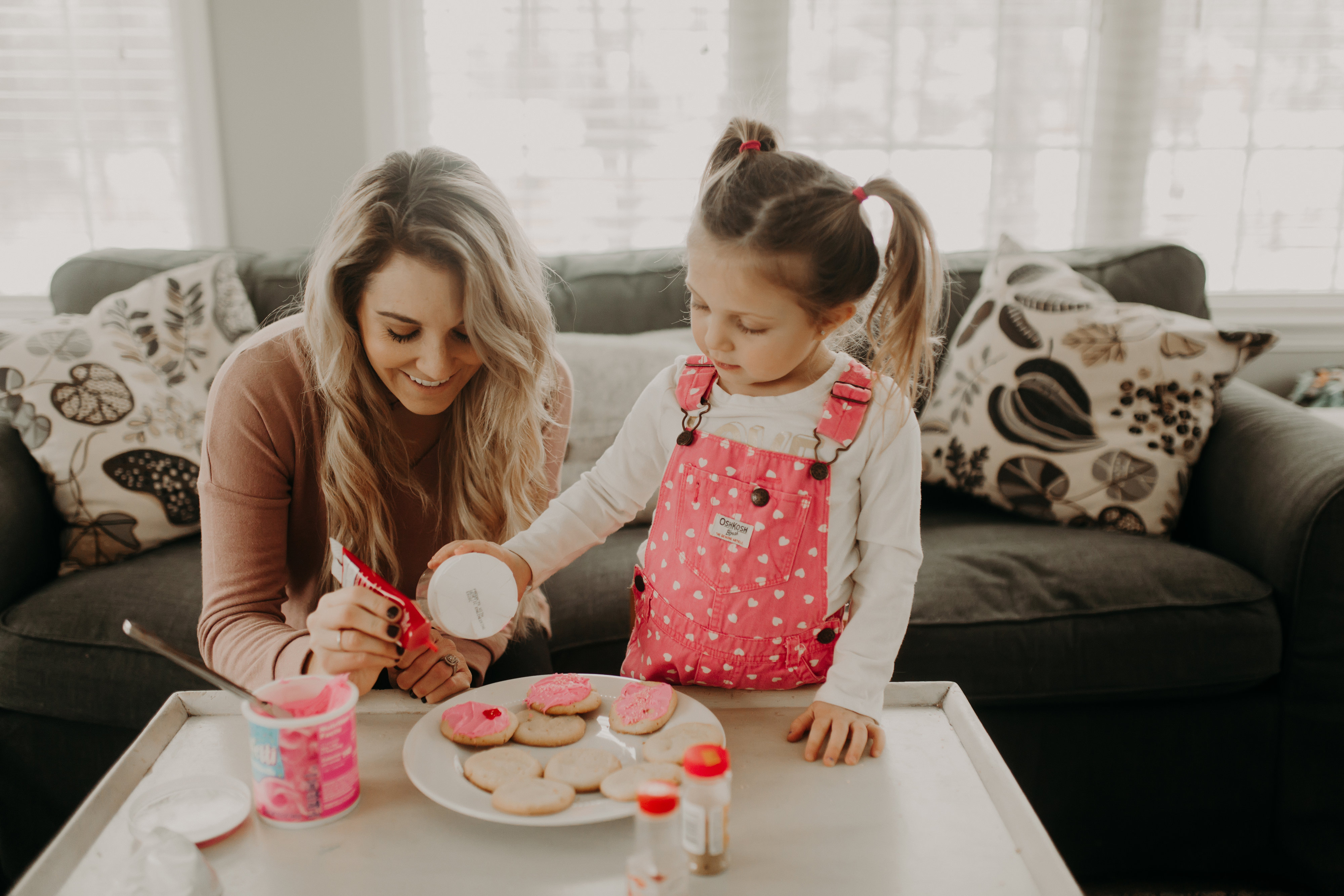 Valentine's Day activities to do with your kids; decorate cookies! 