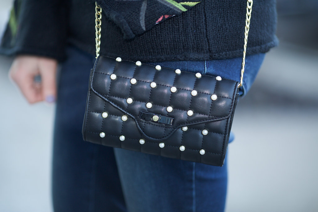 Black pearl crossbody for spring