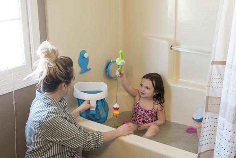 toddler-bath-time-why-you-shouldn-t-rush-it-the-samantha-show-a