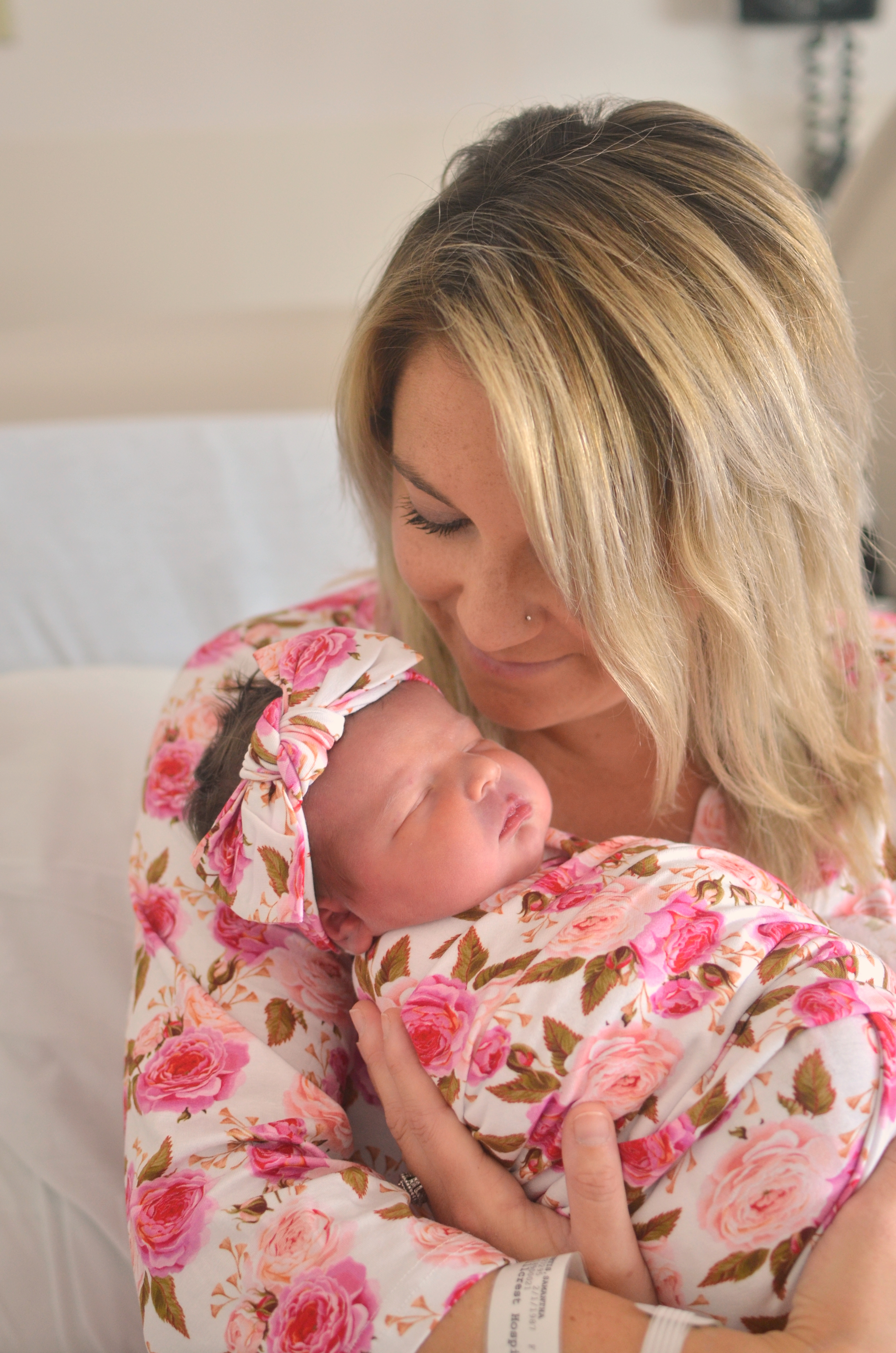 Newborn photos with Bella Baby Photography