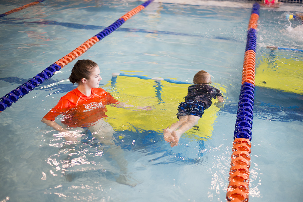 Cleveland blogger The Samantha Show shares her experience with Goldfish Swim School and how to get your kids to love swimming lessons