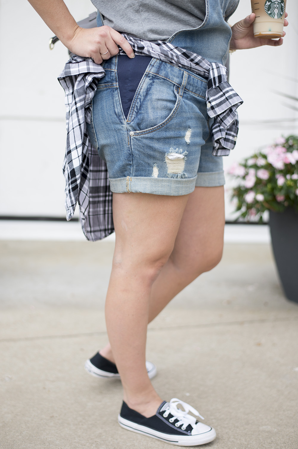 Cleveland blogger The Samantha Show shares tips for dressing your postpartum body. 