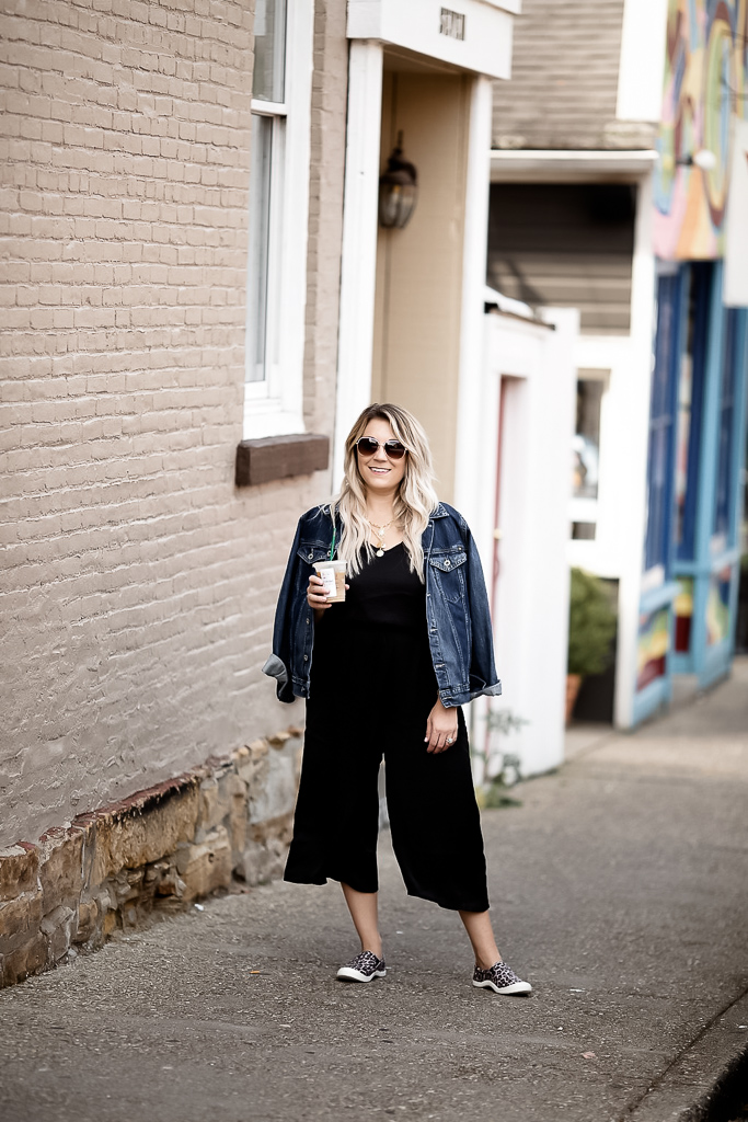 Cleveland blogger The Samantha Show shares tips for transitioning from summer to fall with jumpsuits