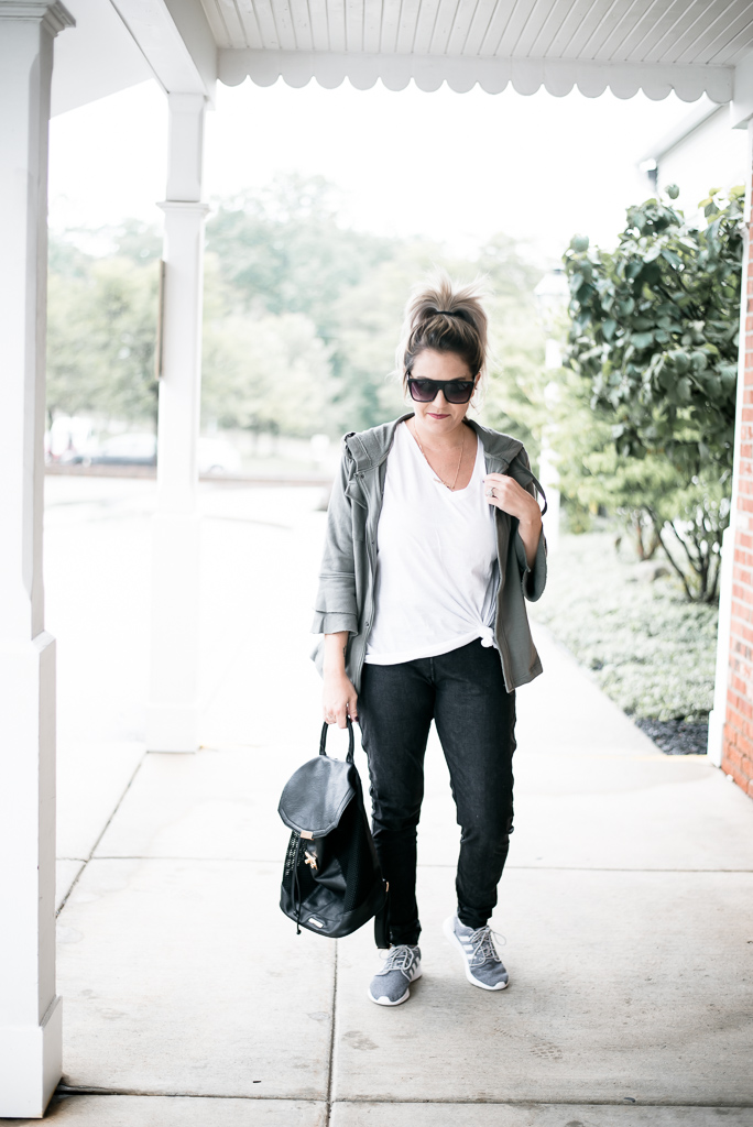 Comfortable outfits for the quarantine. White sweatpants and cute sports bra.  @collecti…