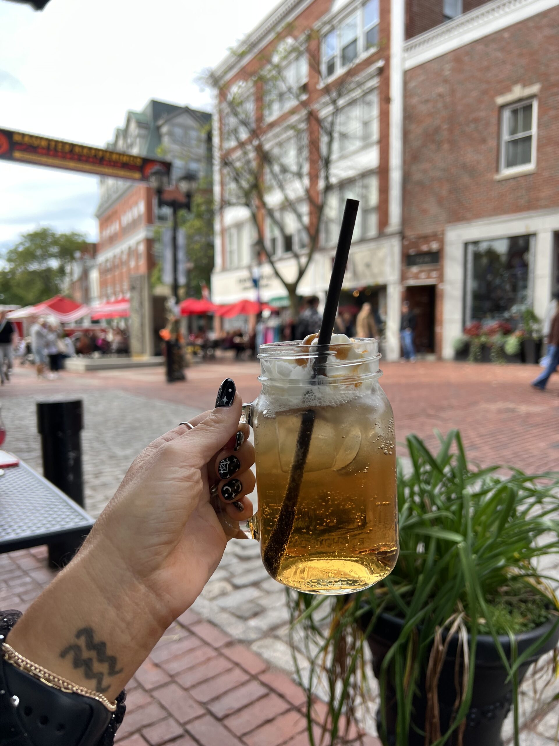 butter beer at rockafellas in salem, Massachusetts 